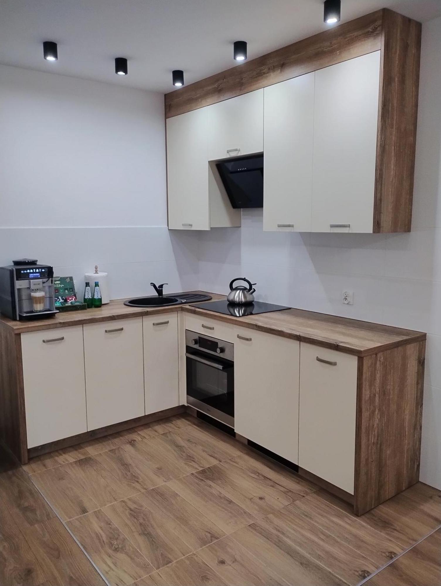 Apartament Sunset Leszno レシュノ エクステリア 写真
